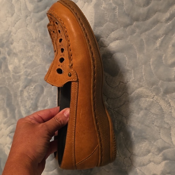 Umberto Raffini Women's Brown Loafers EUC Size 37 (US 6.5) - Picture 3 of 9